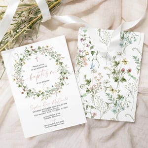 Modello di invito al battesimo / Invito stampabile per battesimo con ghirlanda di fiori di campo rustica MODIFICABILE per bambina / Biglietto di battesimo con fiori di campo rossi e rosa boho