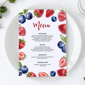 Menu aux fraises et aux bleuets | Modèle MODIFIABLE de fruits d'été | Menu imprimable pour mariage, baby shower, anniversaire ou brunch de la mariée