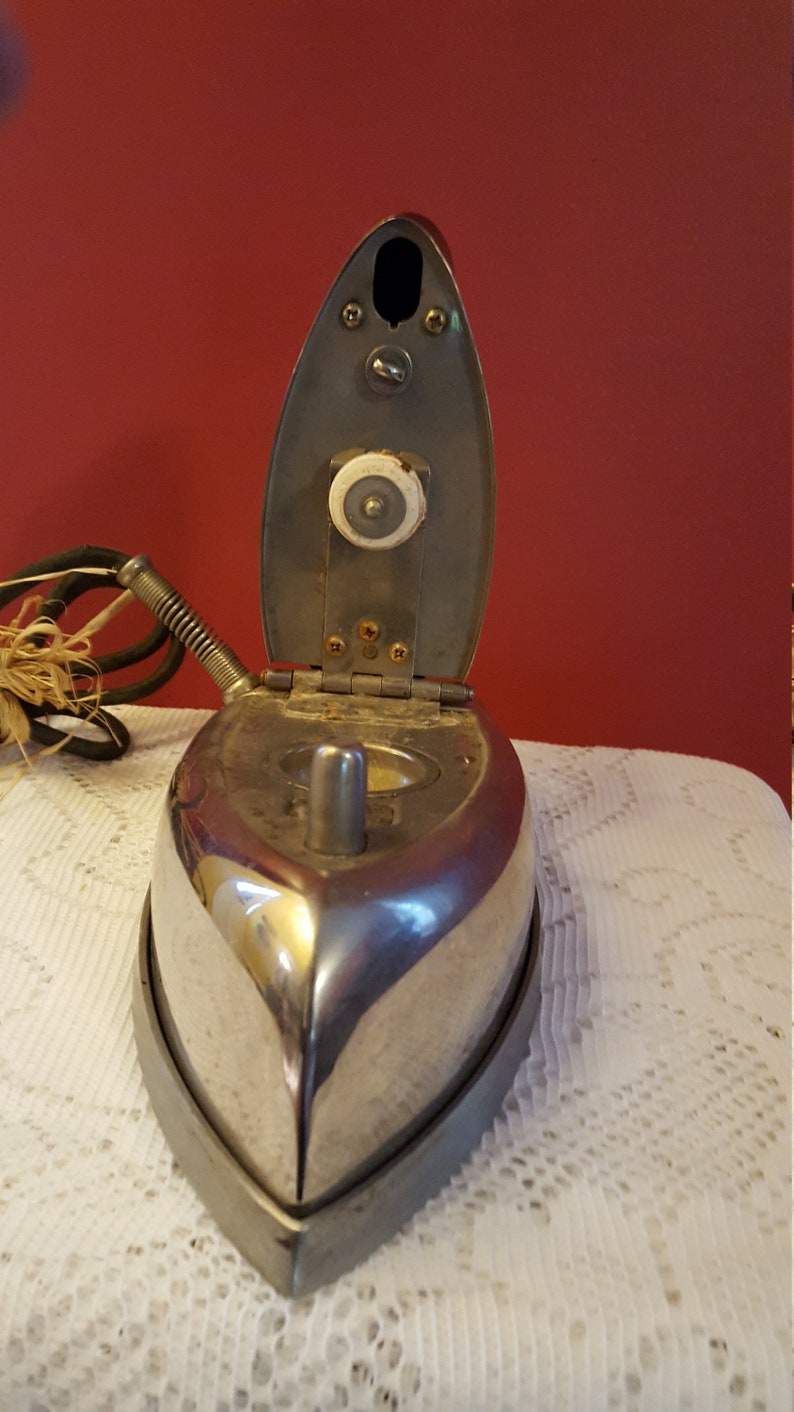 Vintage Rival Mfg Co SteamOMatic Electric Steam Iron Home & Living