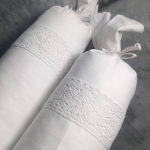 Copricuscini in cotone bianco con pizzo a fiori - Federa con fiocchi