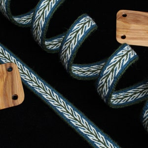 Tablet woven wool trim. Viking reenactment, medieval historical braid. Blue, green and white.