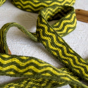 Tablet woven wool trim. Viking reenactment, medieval historical braid. Green and yellow. image 7