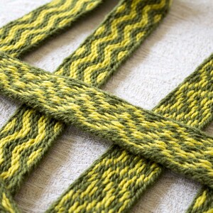 Tablet woven wool trim. Viking reenactment, medieval historical braid. Green and yellow. image 3