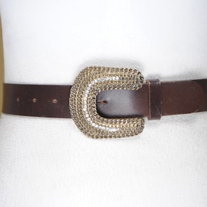 Ceinture en cuir marron chocolat : boucle en laiton sculpté, style cow-girl western