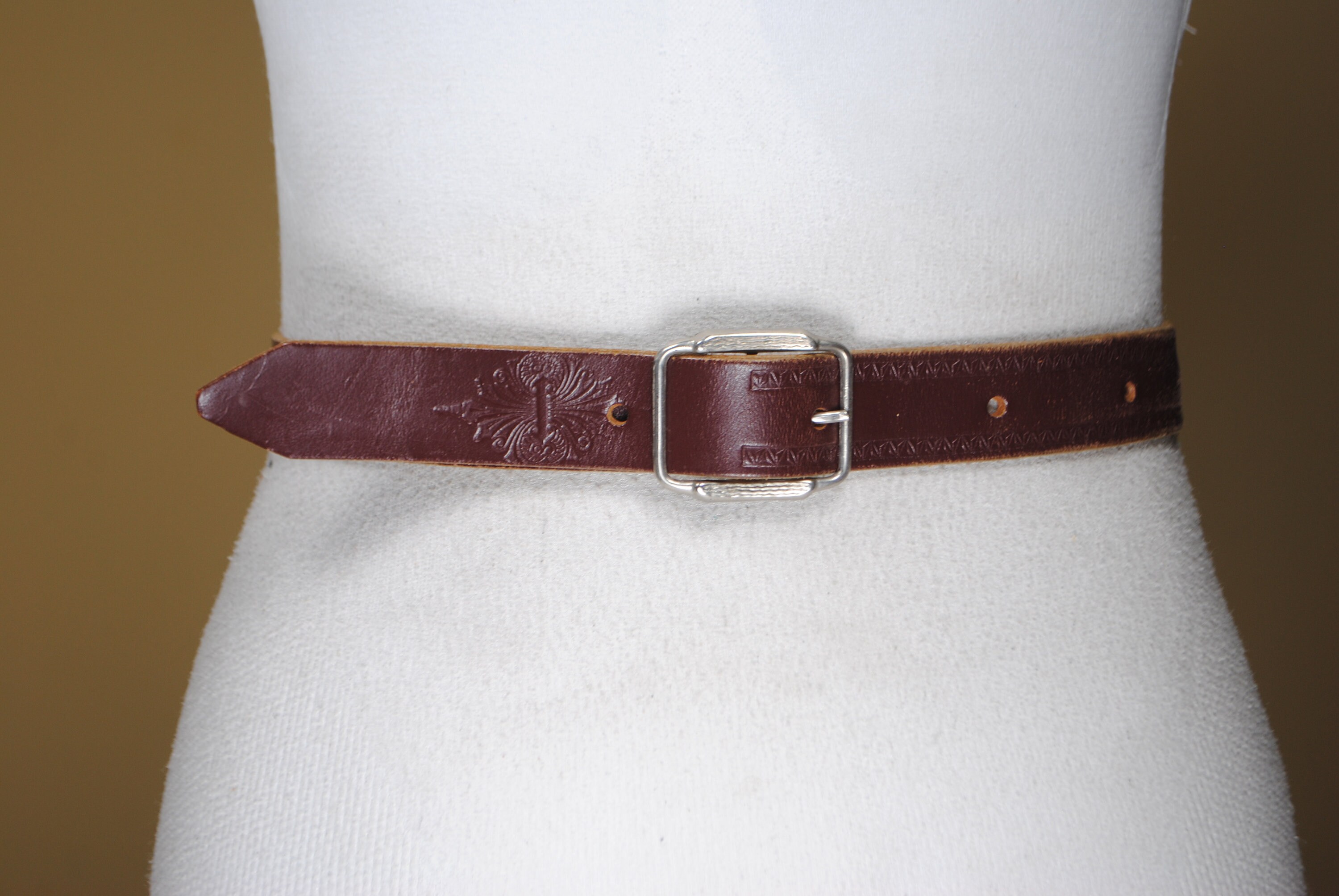 Vintage Brown Skinny Leather Belt Women’s Minimal Classic Size M Skinny Brown Leather Belt: Vintage Tanned Leather (28-34  main image 4