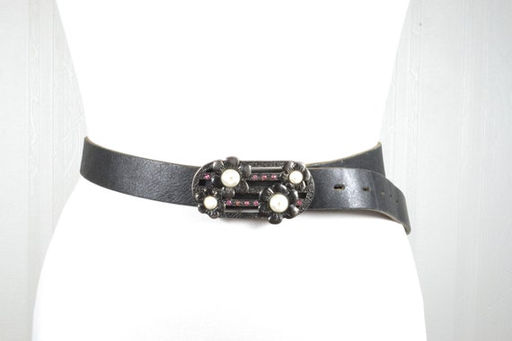 Black Leather Belt: Silver Floral Engraved Buckle, Size 47  display picture 3