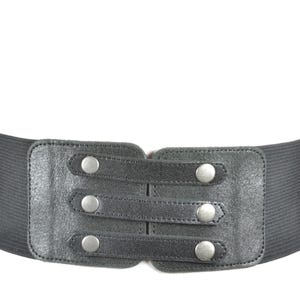 Wide Black Stretch Corset Belt with Snap Buttons – Vintage Gothic Waist Cincher, Retro Elastic Belt for Women, Statement Steampunk Belt
