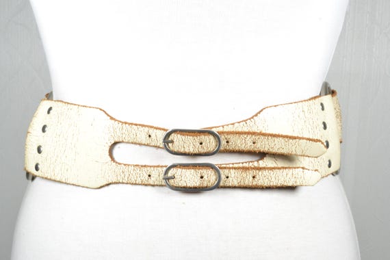 Vintage Distressed Cream Leather Wide Belt With Dual Buckles  display picture 3