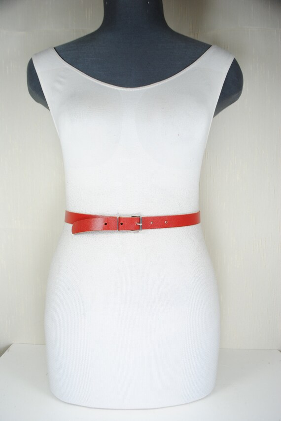 Very Rare Vintage Stylish Red Belt with White and Silver tone Accents Yalice Women Red Leather Belt Silver Buckle Cowgirls Belts  main image 2