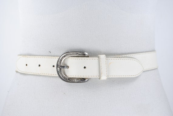White antique buckle leather belt - antique metal