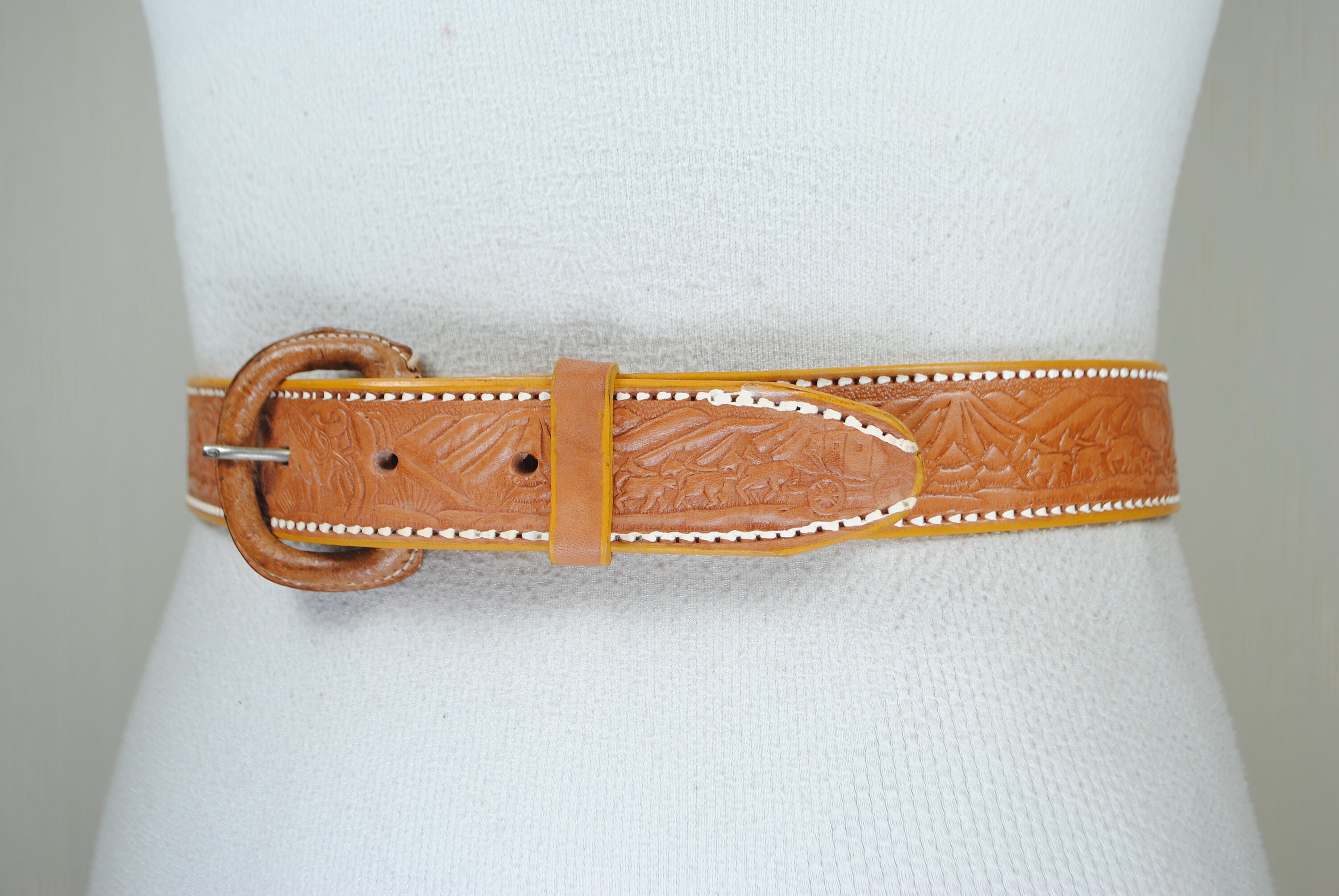 Tan Brown Embossed Leather Belt, High Waist Floral Ornament  display picture 1