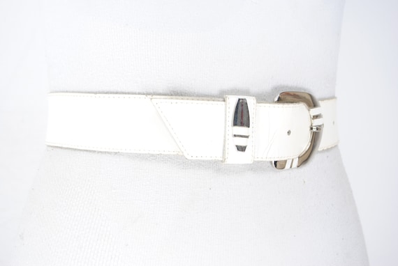 30''-34'' White antique cracked leather belt -  a… - image 8