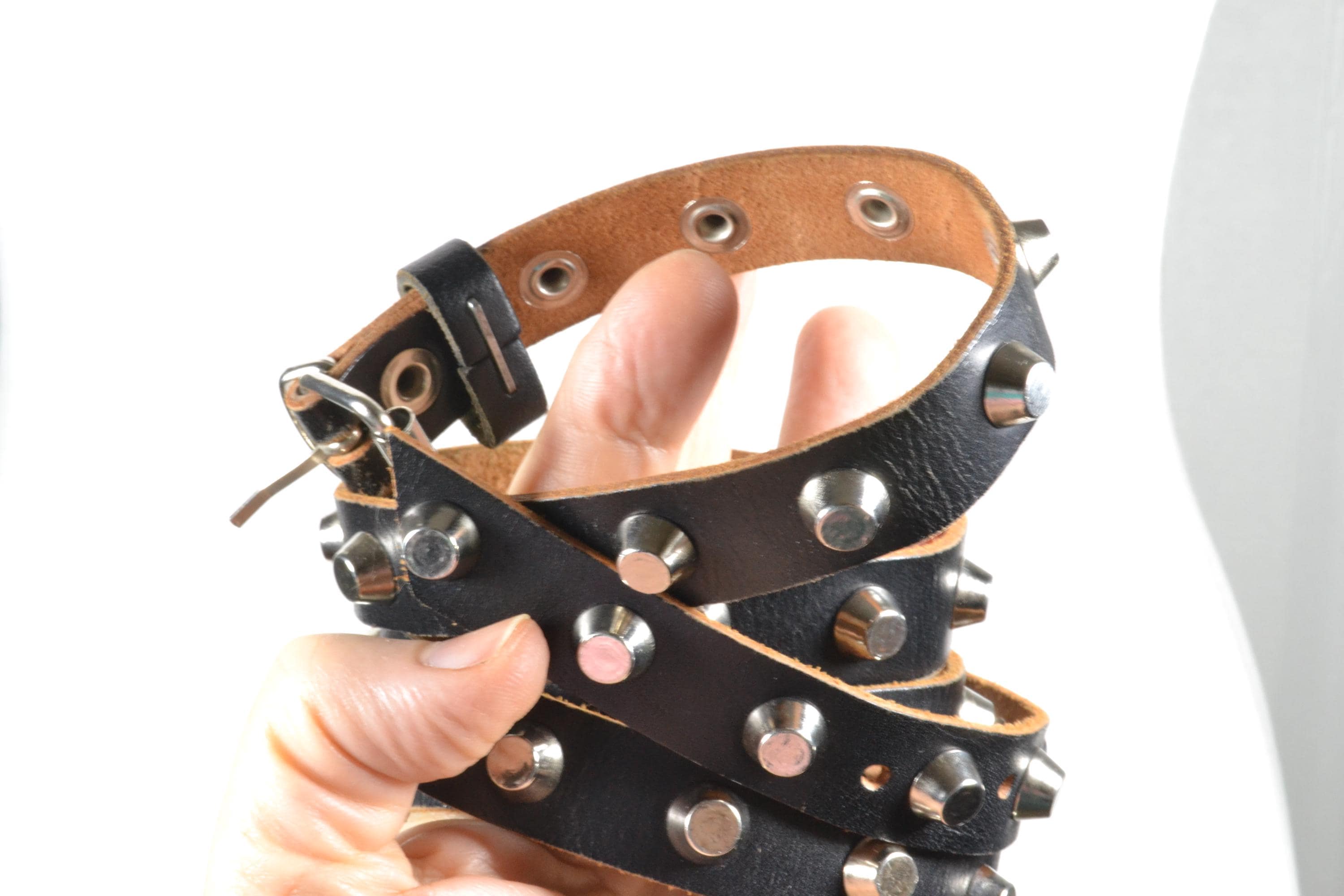 Blousons de moto en cuir clouté - Haute qualité et tendance