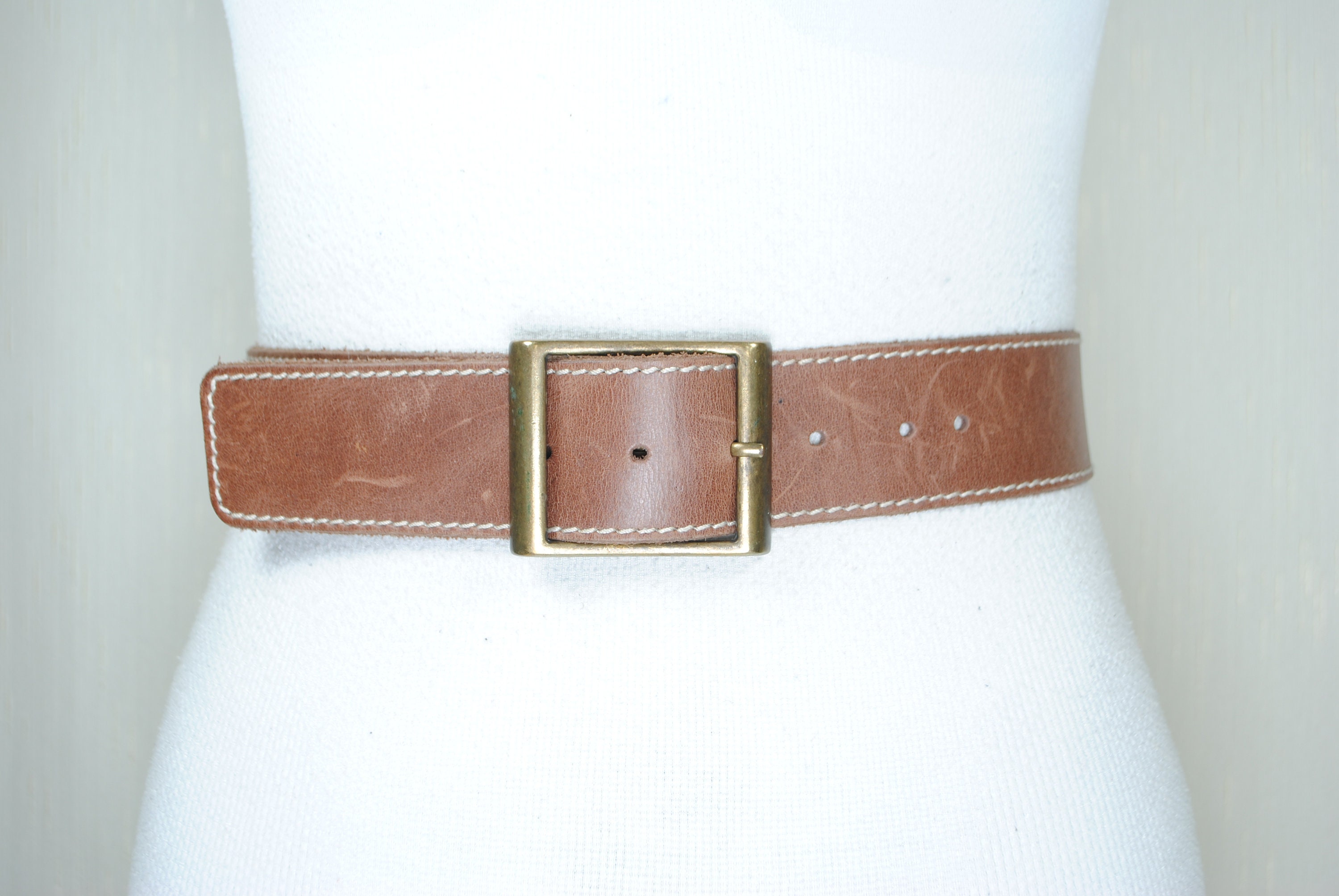 Vintage Boho Brown Leather Belt With Oversized Brass Buckle  display picture 2