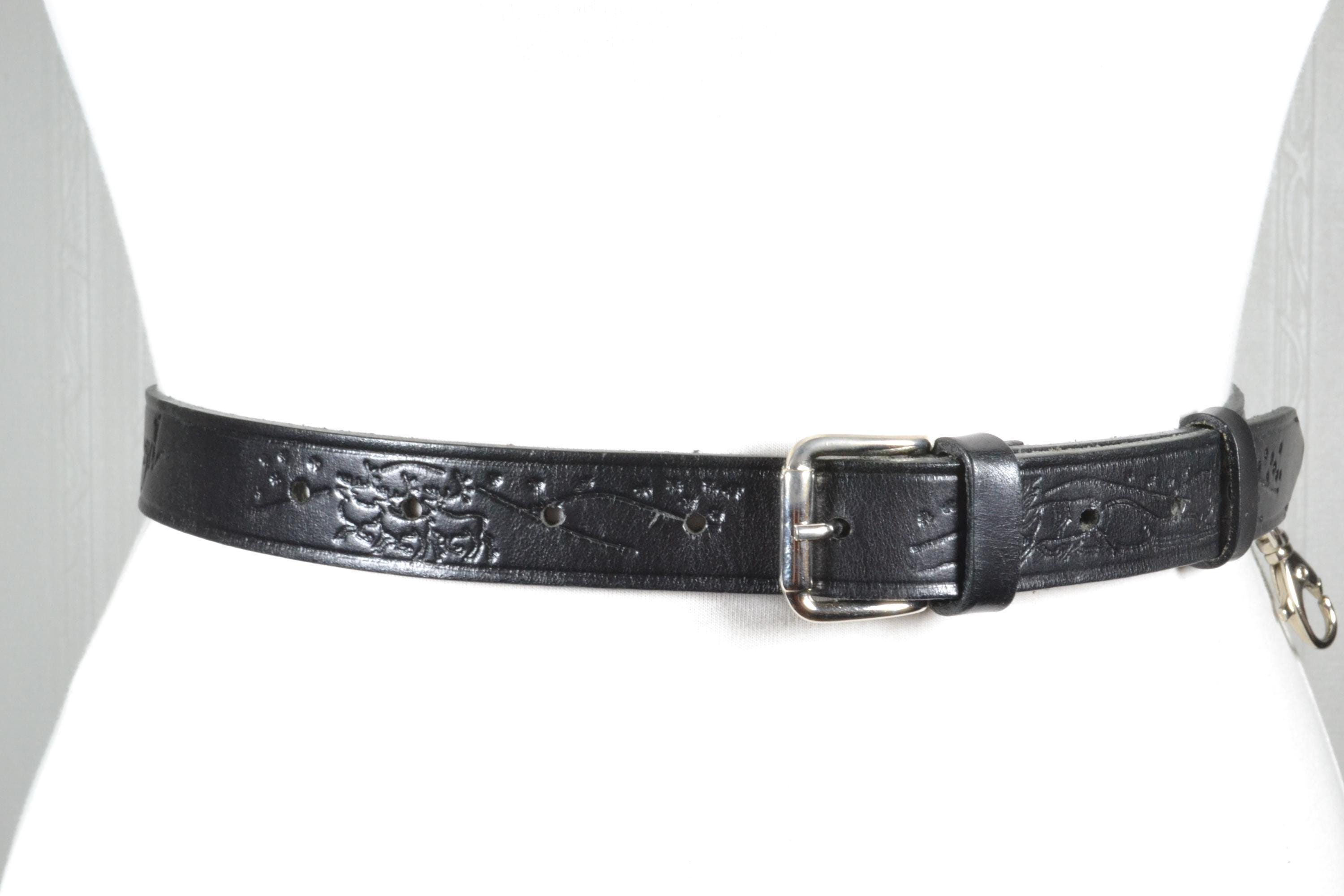 Vintage Black leather belt With Metal Cowboy hats design Size 32 Vintage Black Leather Western Belt Ornate Silver Tone Buckle  main image 3