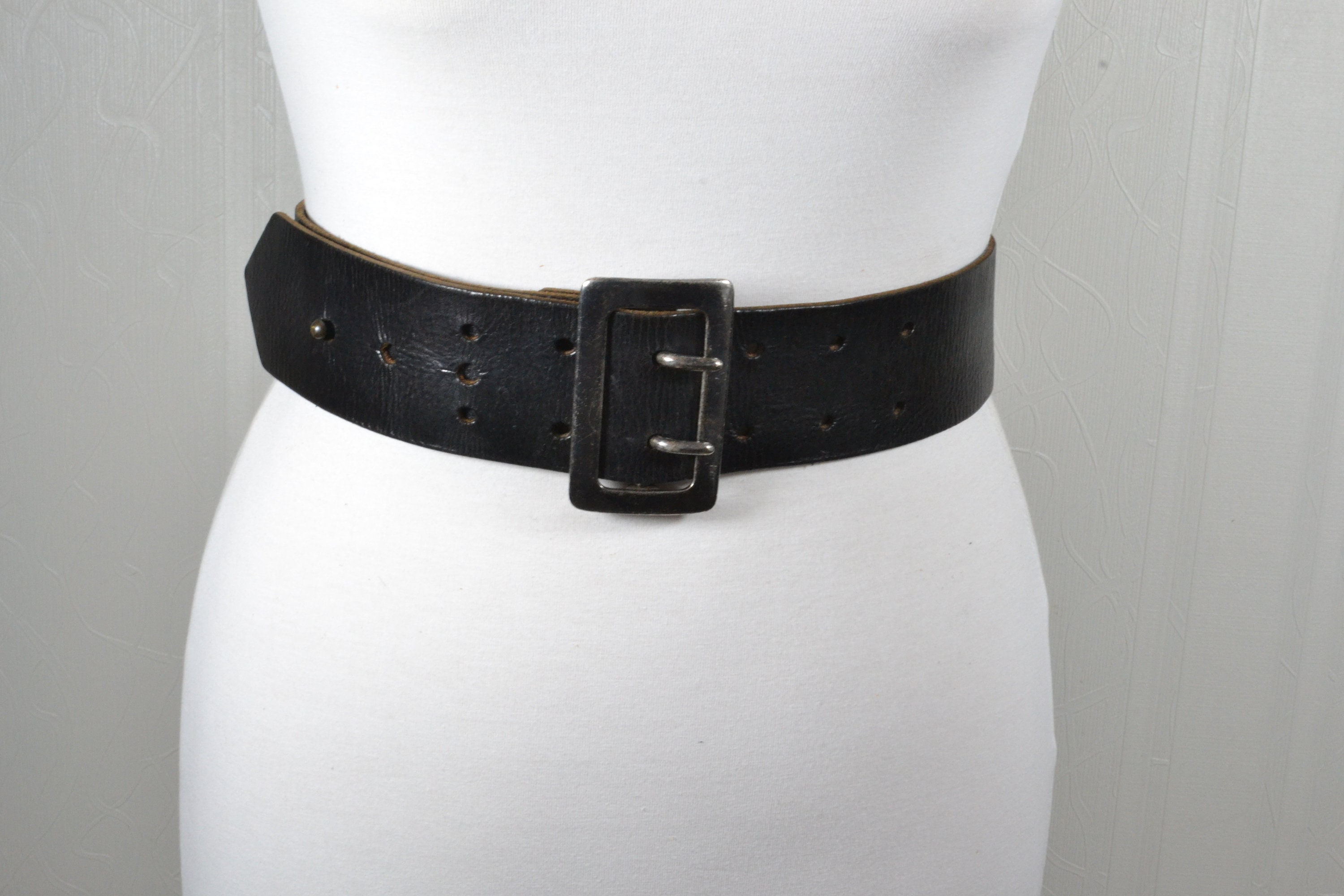 Black Wide Leather Belt With Trenchcoat Rectangular Buckle Black Wide Leather Belt With Trenchcoat Rectangular Buckle