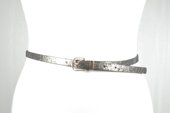 Vintage Skinny Silver Glitter Leather Belt: Gold-tone Buckle  display picture 3