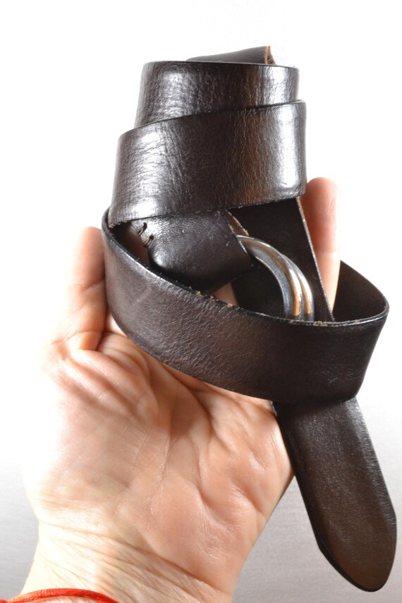 Vintage Brown Leather Double Ring Belt 47” Long 1.1” Wide Soft Distressed Boho Vintage Brown Leather Double Ring Belt: Boho Waist Accessory  main image 2