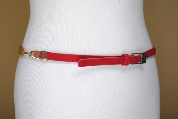Vintage Red Velvet Skinny Belt: Elegant Gold Buckle Waist  display picture 1