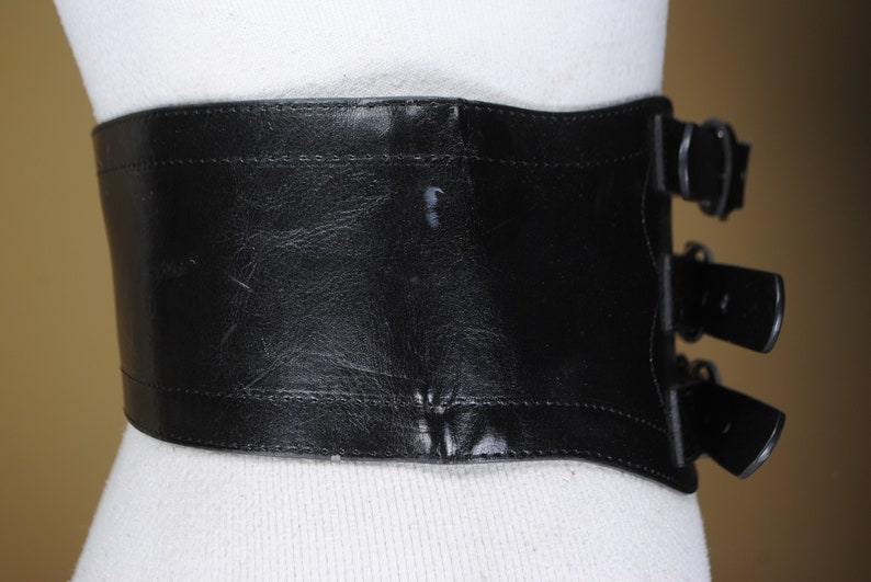 1980s 27/'/'-32/'/' Black wide corset leather belt for women