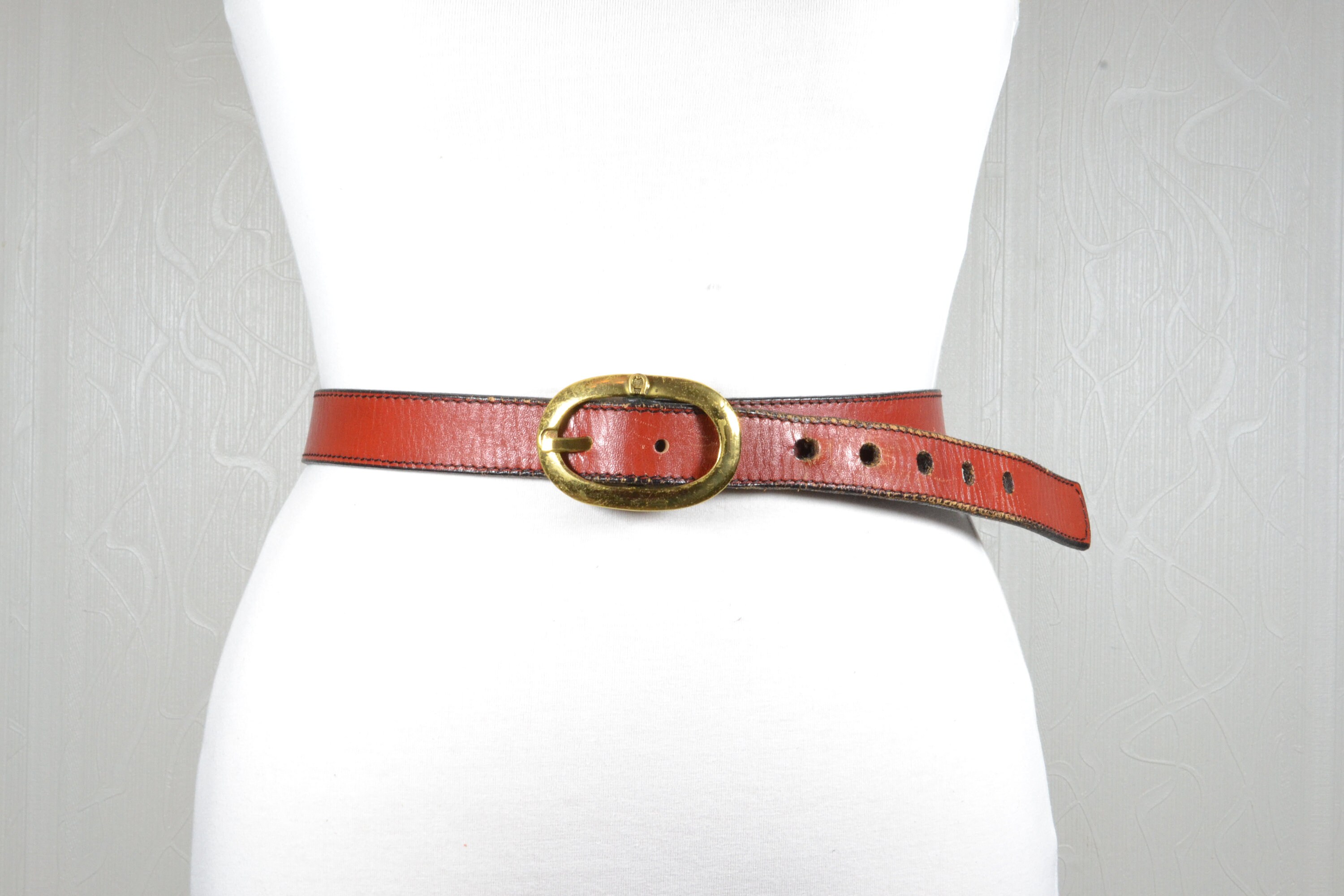 Etienne Aigner Dark Cherry Skinny Leather Belt w/ brushed gold buckle Sz. 32 Vintage Etienne Aigner 32 Super Skinny Brown Leather Belt  main image 3