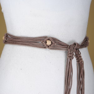 Brown Wood Beads Macrame Belt for Women, Handmade Boho Chic Brown Belt, Adjustable Waist Belt, Vintage Brown Belt 1970s 63&#39;&#39;