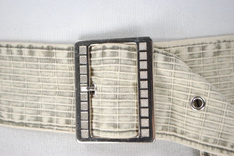 80s 30/'/'-33/'/' beige faded denim waist belt for women with rectangular silver buckle