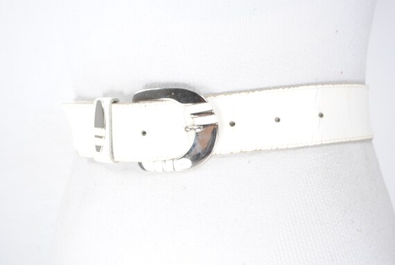 30''-34'' White antique cracked leather belt -  a… - image 9