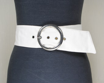 Wide White Cinch Belt with Silver Round Buckle, Stylish Waist Belt for Dresses, Tops, and Outerwear, Adjustable Fashion Accessory