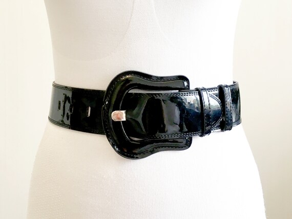 Ladies black top patent belt
