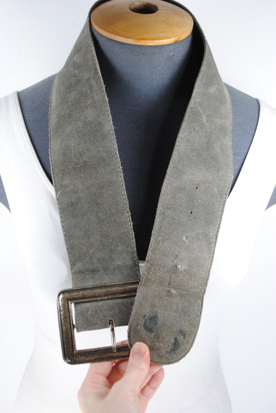 1970s 26''-31'' wide gray suede leather belt with… - image 4