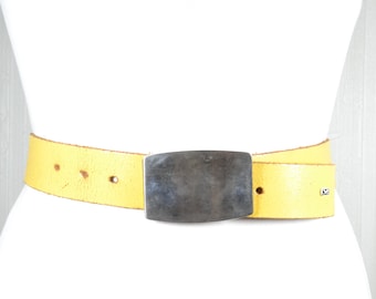 Cinturón de cuero amarillo vintage: Cinturón ancho unisex desgastado con hebilla de metal