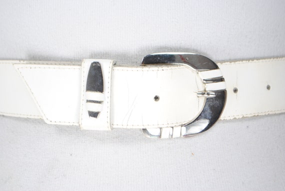 30''-34'' White antique cracked leather belt -  a… - image 7