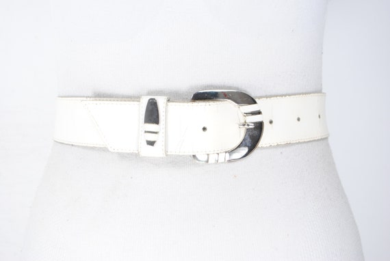 30''-34'' White antique cracked leather belt -  a… - image 3