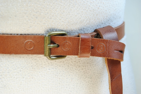 Smalle bruine leren riem Scotch and Soda riem Old Money riem cognackleurige leren riem bruine leren riem skinny tan leren riem voor vrouwen Etsy Nederland