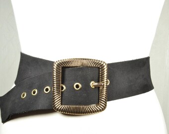 ゴールドバックル付きブラックベルト - メンズ用ブラックスエード