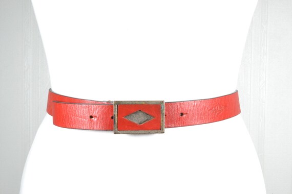 Vintage Red Leather Belt: Women display picture 2
