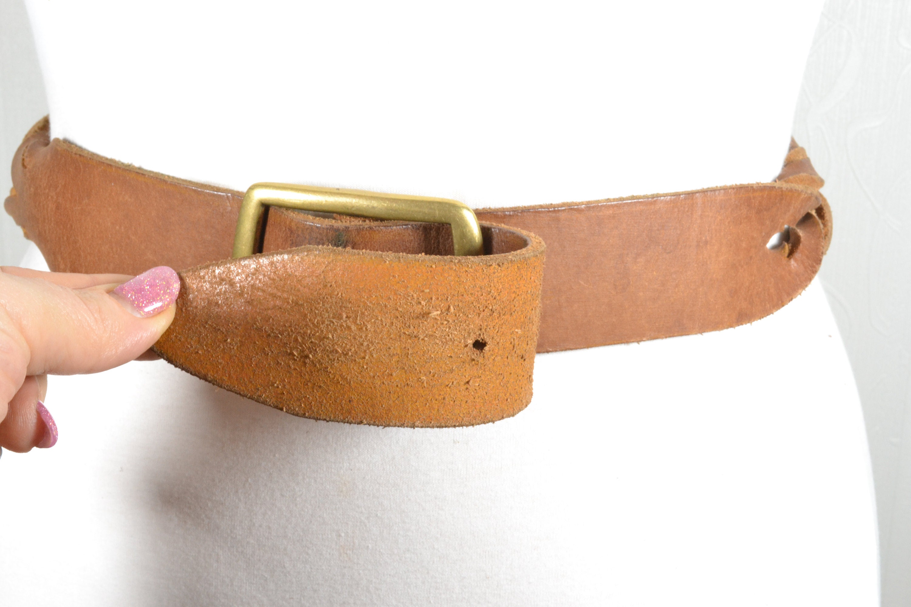 Vintage Textured Leather Belt Wide Tan Yellow‎ Brown Gold Tone Buckle Hardware Vintage Tan Brown Leather Belt: Double Prong Buckle  main image 4