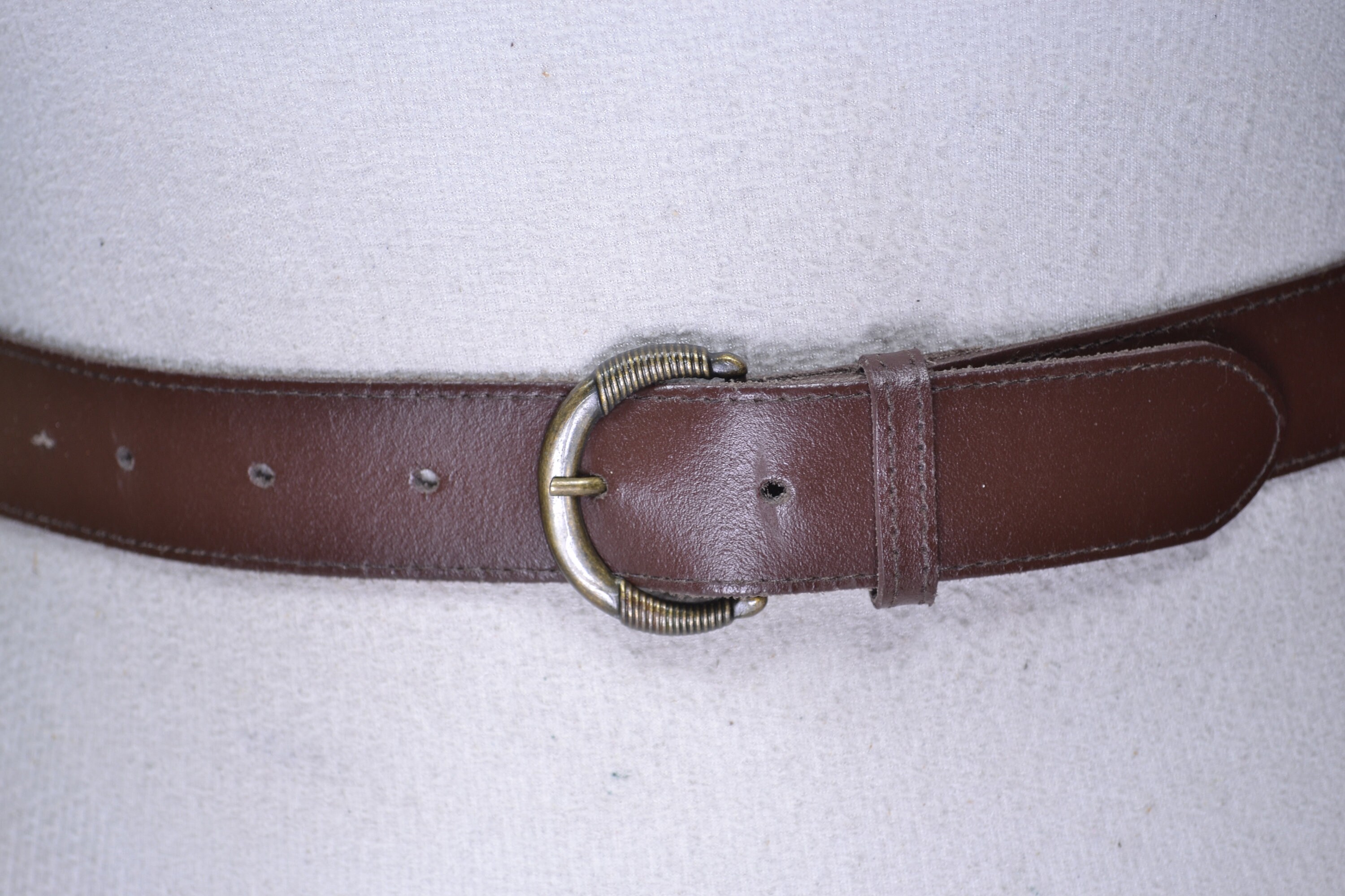 Vintage Dark Brown and Bronze Circular Statement Belt VINTAGE BRASS ROUND BUCKLE BELT – ZIGGY CHEN main image 4