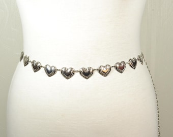 Cintura a catena da donna, cintura metallica argentata, cintura a catena vintage con cuori argentati, elegante cintura da vita argentata, cintura a maglie metalliche di tendenza per donna