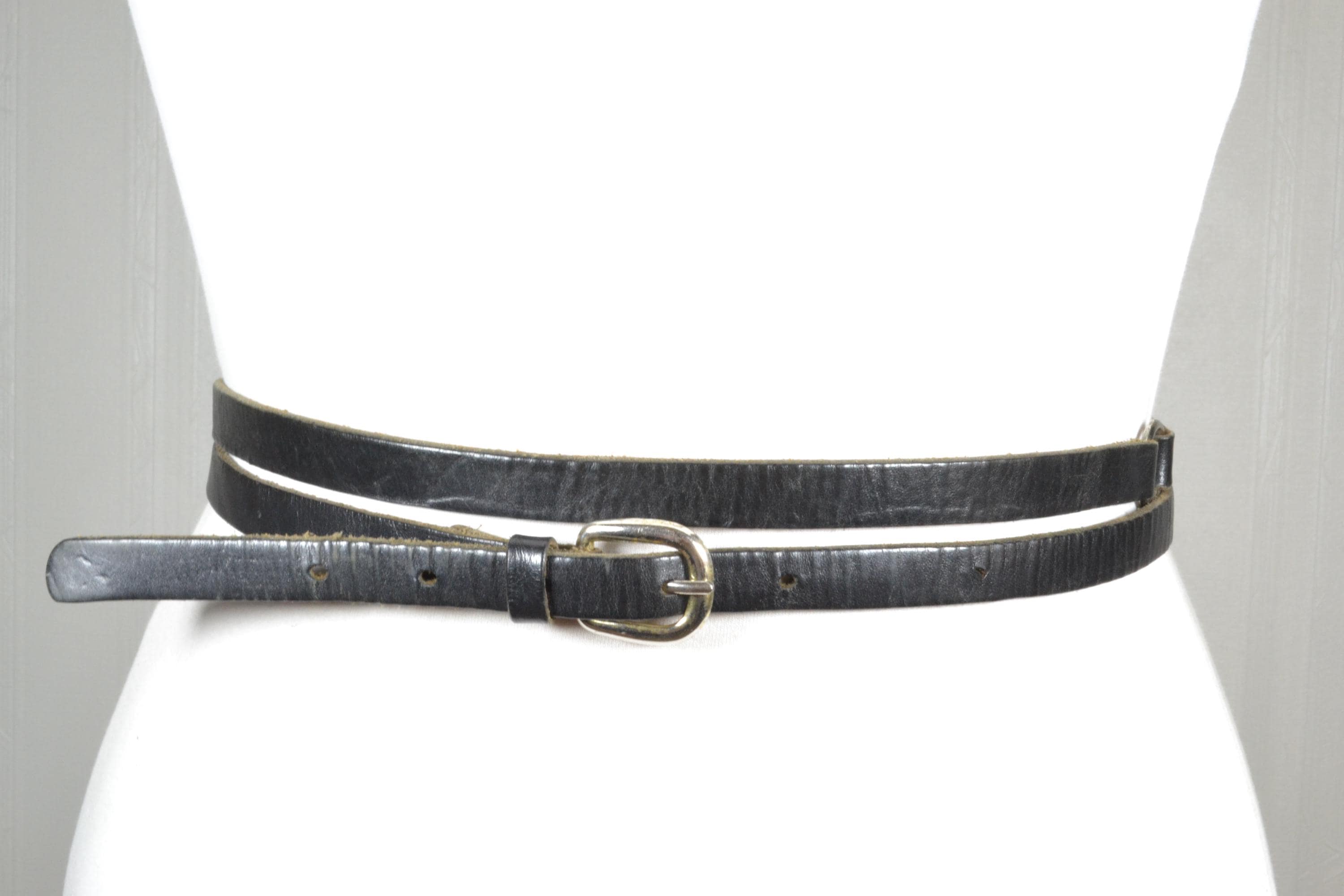 Vintage Black Leather Double Wrap Belt: Adjustable Skinny  display picture 3