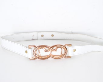 Ceinture blanche des années 80 22'-27'' pour fille avec deux boucles de coeurs