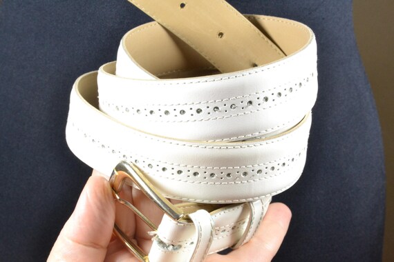 Vintage Units White Leather Belt With Gold Buckle White Leather Belt With Gold Buckle – The Kit Vintage main image 4