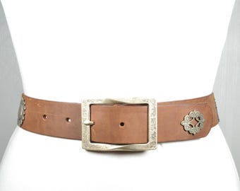 Vtg S/M Concho Embellished Tan Light Brown Leather Made in  display picture 1