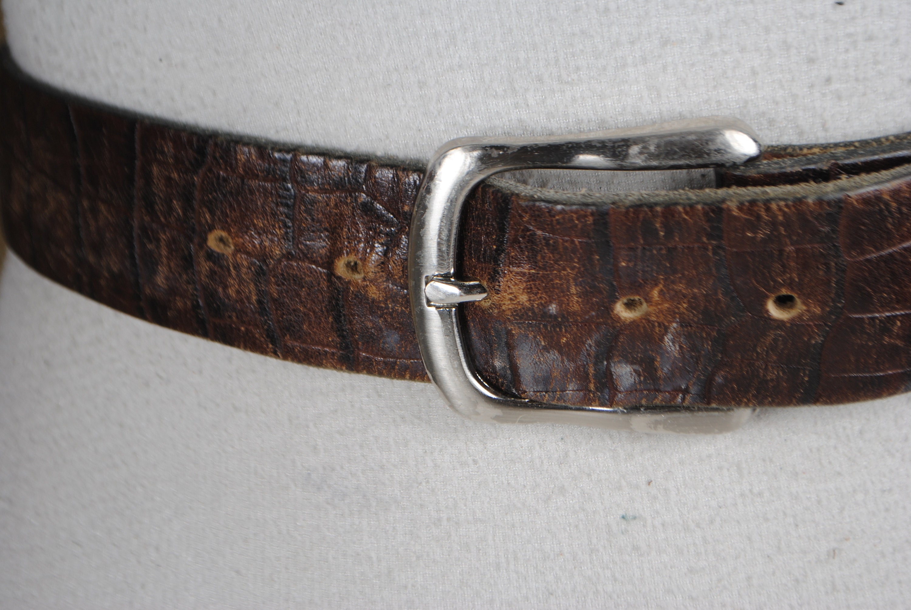 Vintage HOH & Croc Embossed Brown Studded Leather Belt, Silver Buckle, RARE Vintage Brown Croc-embossed Leather Belt With Silver-tone  main image 3