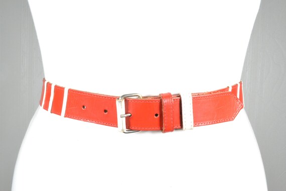Vintage Red Leather Statement Belt: 80s Retro Stripe Waist  display picture 1