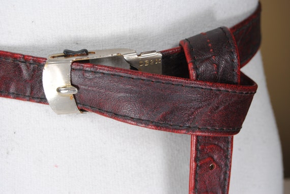 80s 37''-43'' Red Black Vinyl belt for women with… - image 6