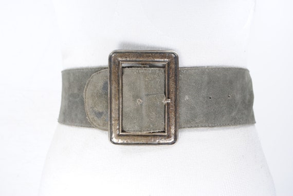 1970s 26''-31'' wide gray suede leather belt with