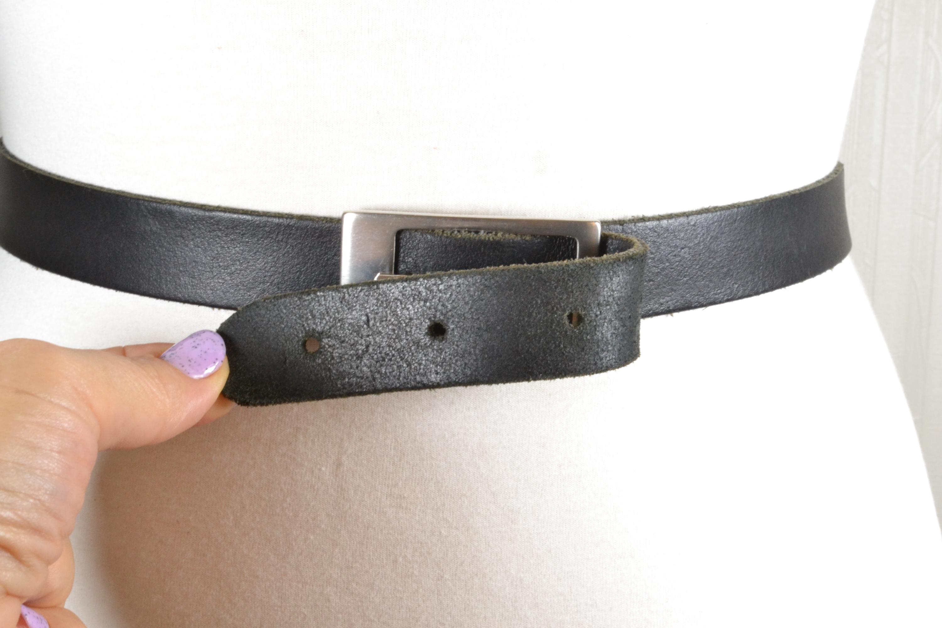 Vintage Black Leather Belt With Rectangular Silver Buckle  display picture 1
