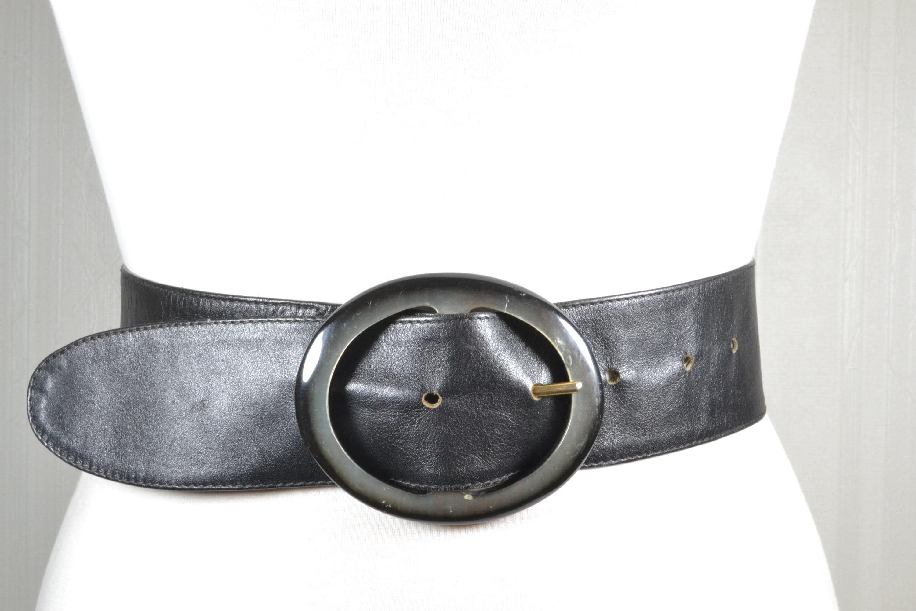 1980s Black Leather Cinching Belt Leather Wrapped Oval Buckle Brass Hardware Vintage Wide Black Leather Belt: 80s Oval Buckle Waist  main image 2